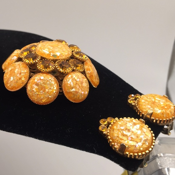 Vintage confetti lucite brooch, earrings - Picture 4 of 6